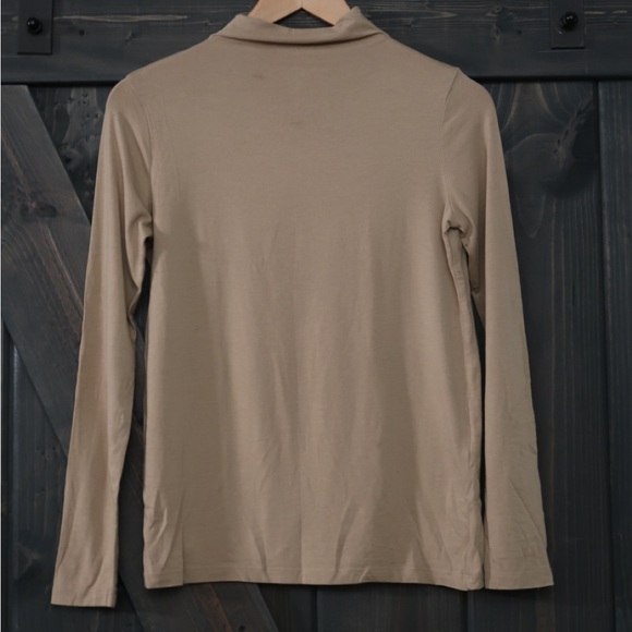 Oak + Fort Camel mock-neck - Picture 1 of 2